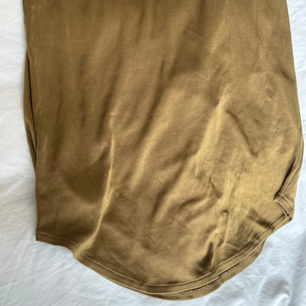 Asta resort chloe dress in gold size Medium! Seen on alix Earle - Picture 8 of 12